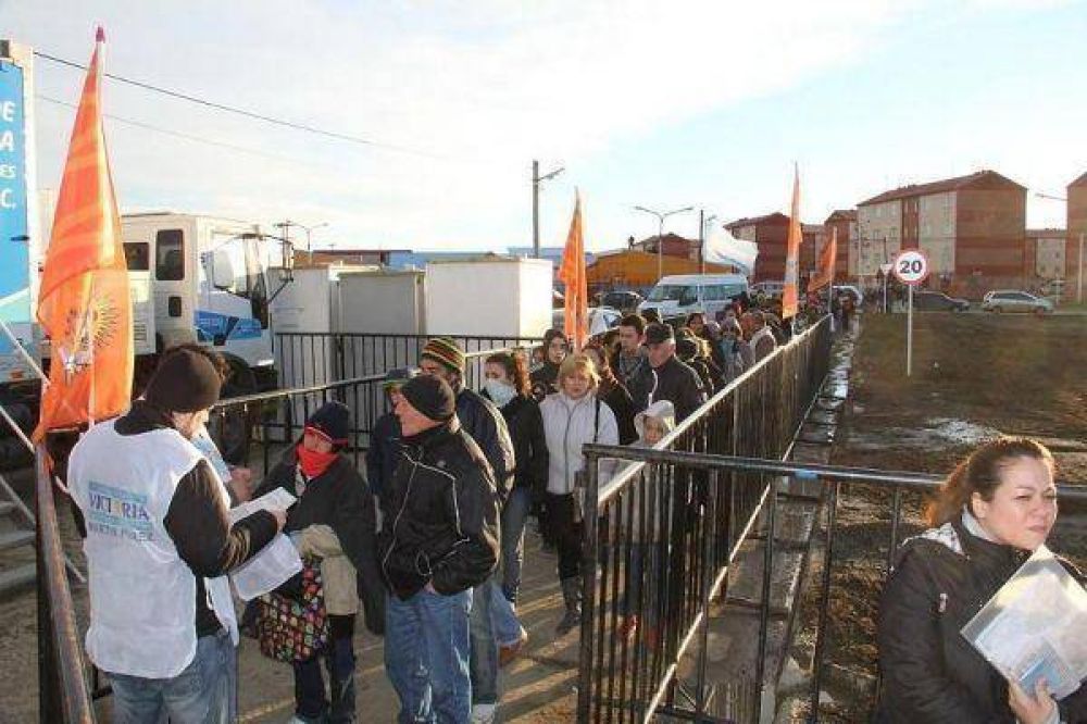�Durante el primer d�a se atendieron m�s de 350 vecinos de R�o Grande en los Camiones de Salud�