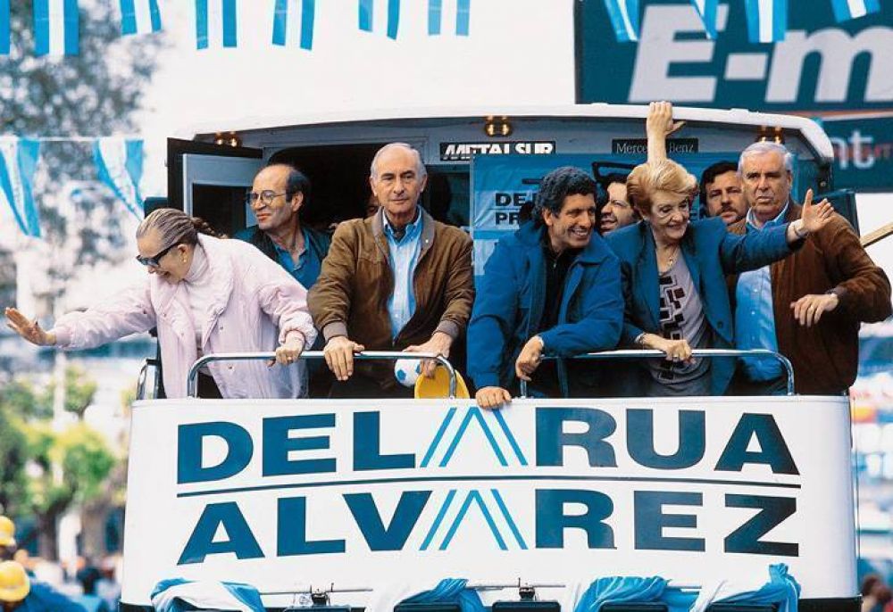 Para De la R�a, UNEN es distinto a la Alianza, por su l�nea "�til y pr�ctica"