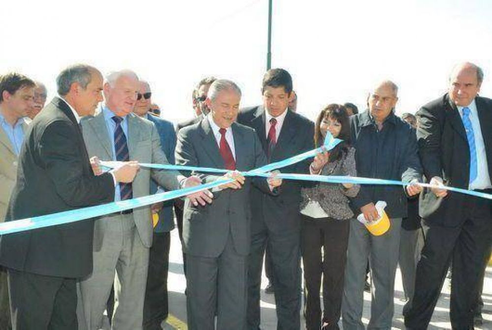 Libertador cuanta con un nuevo puente y con la promesa de una autopista 