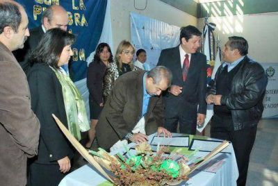 Construir�n mas escuelas e infraestructura en La Esperanza 