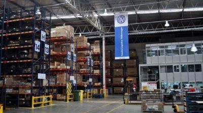 Seg�n De la Sota, el mercado automotriz "cae a pedazos" y ya negocian para frenar despidos