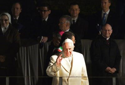 El Papa Francisco encabez� un V�a Crucis contra la mafia, la droga y la trata