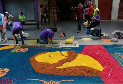 La cristiandad celebra su Semana Santa alrededor del mundo