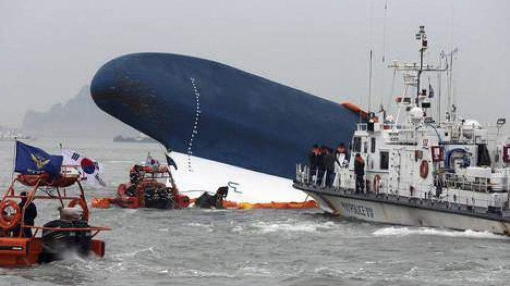 Pol�mica porque una joven de 26 a�os comandaba el ferry surcoreano