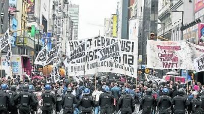 Salarios: dos gremios que no aceptan suba tope del 30% desaf�an al Gobierno