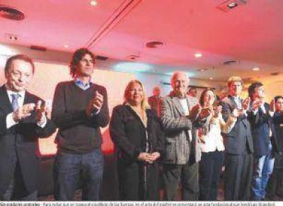 El Frente Amplio UNEN se lanza sin resolver su vinculaci�n con el PRO