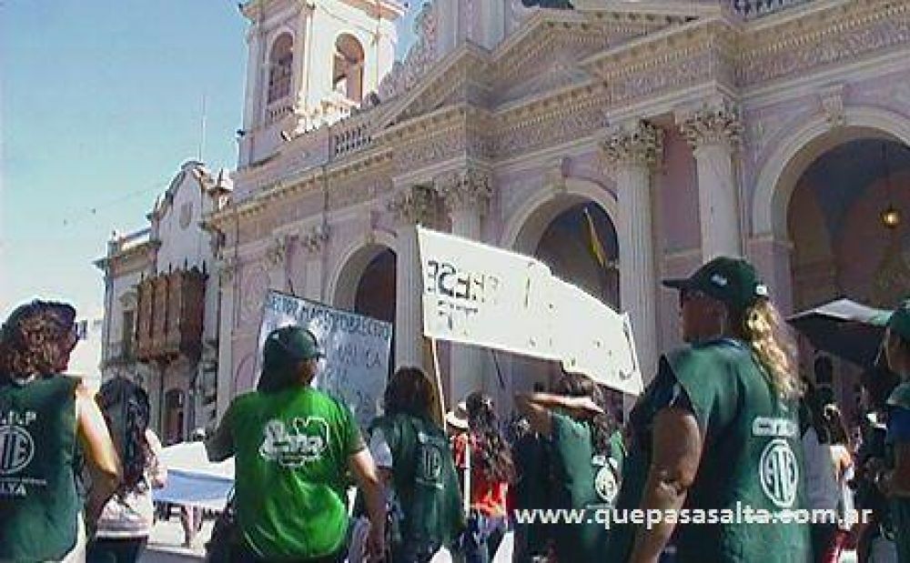 Docentes jer�rquicos apoyan la protesta de los autoconvocados