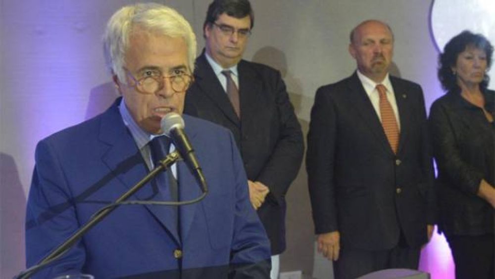 De la Sota alert� que el mercado automotriz �se cae a pedazos�