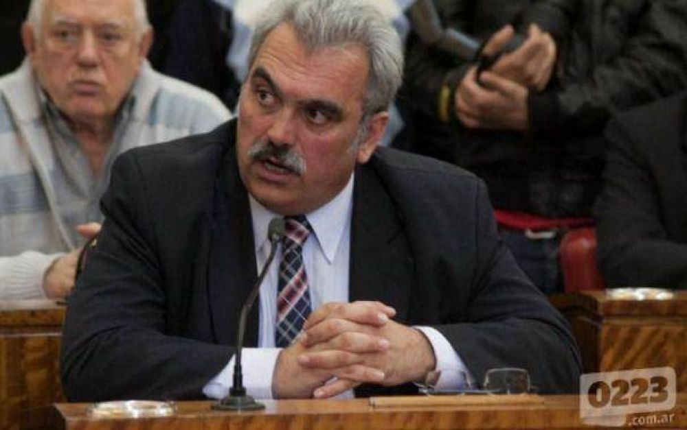 Licencias truchas: �El gobierno impuls� y posibilit� que la investigaci�n fuera a fondo�
