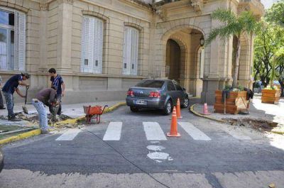 La Municipalidad contin�a con la colocaci�n de rampas para personas con capacidades especiales  