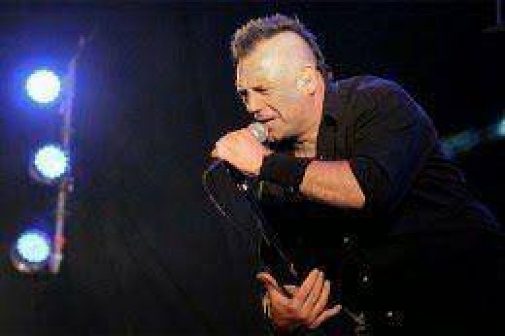 Iorio dio c�tedra con Almafuerte en el Mandarine Park