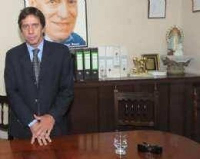 "Soy v�ctima y beneficiario de mi apellido"
