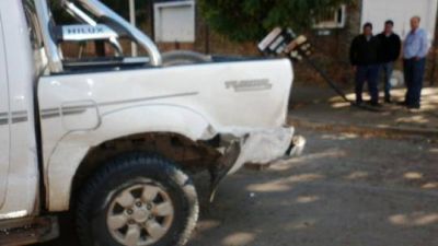 Fuerte choque entre un cami�n y una camioneta