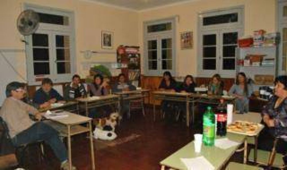 Rivadavia: Intendente Buil mantuvo una reuni�n con vecinos de Sundblad
