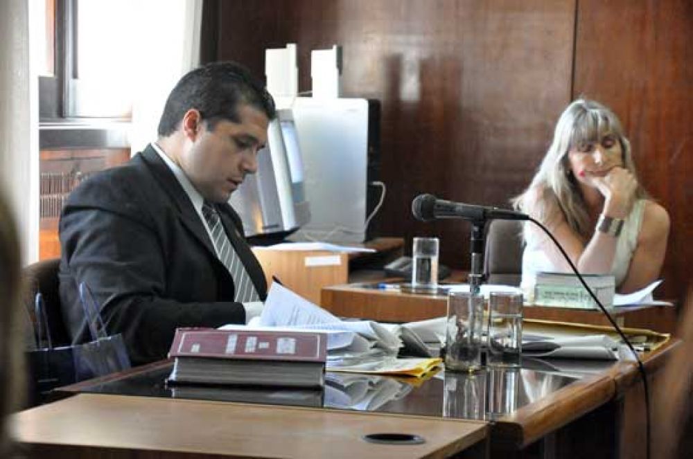Juicio a un hombre por pegarle once tiros a dos hermanos