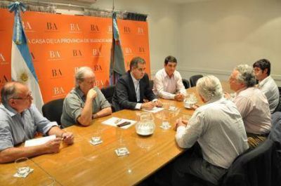 Alejandro �Topo� Rodr�guez recibi� a la Mesa Lechera Nacional