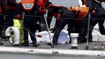Ascienden a 52 los muertos por el naufragio del ferry surcoreano