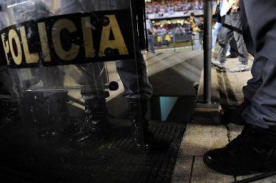 Los polic�as militares brasile�os se acuartelaron en Salvador de Bah�a