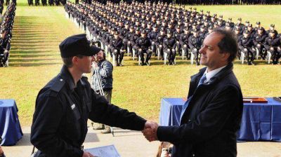 "Hay algunos que por m�s que les des un plan social s�lo quieren salir con armas y drogarse"