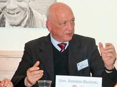Bonfatti resalt� el modelo de salud de Santa Fe