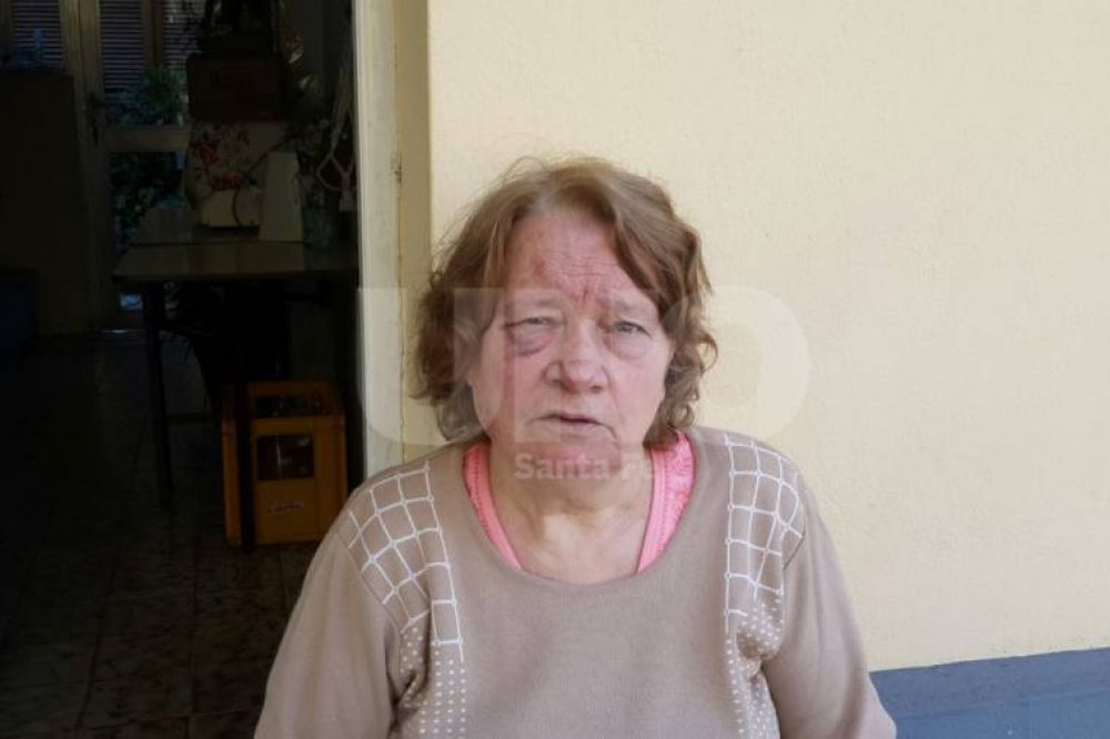 Secuestraron a una anciana, la golpearon y le robaron en su casa