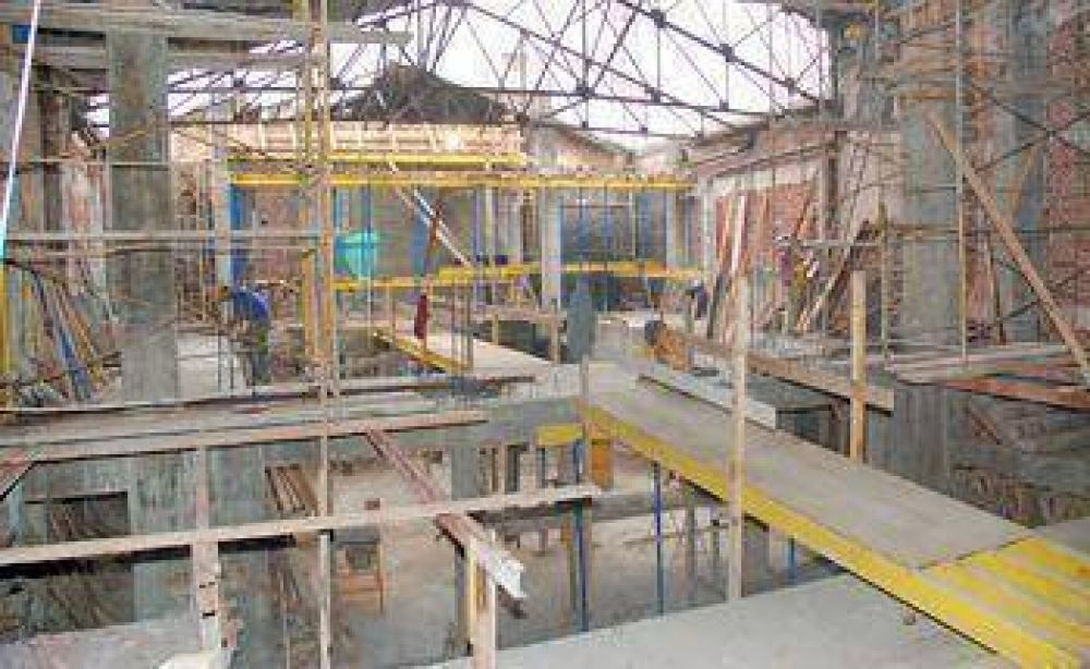 Sin disponibilidad de recursos genuinos, detienen las obras del Teatro San Mart�n