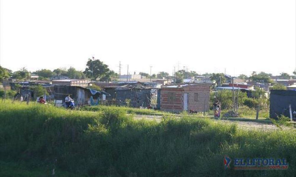 Okupas: mientras esperan una definicin judicial en el Pirayu siguen construyendo