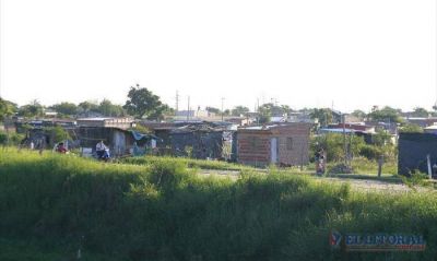 Okupas: mientras esperan una definición judicial en el Pirayuí siguen construyendo