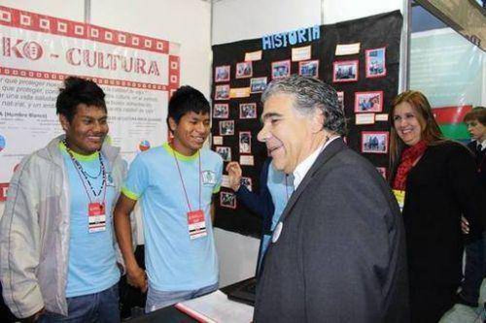 J�venes mbya representar�n a la Argentina en feria internacional de Ciencias en Colombia 