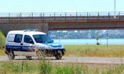 Arrojaron a una mujer de un auto en marcha en el acceso a Posadas 