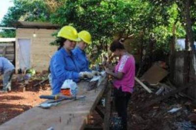 Construyen 40 viviendas a trav�s de C�ritas en Iguaz�