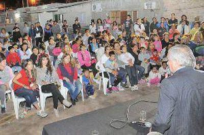 El intendente Hugo Infante anunci� pavimento y un operativo integral para el barrio Ampliaci�n Ulluas