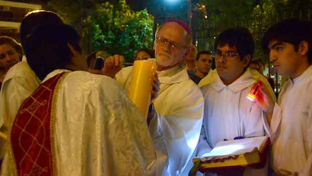 Bokalic presidi� la Vigilia Pascual ante miles de fieles