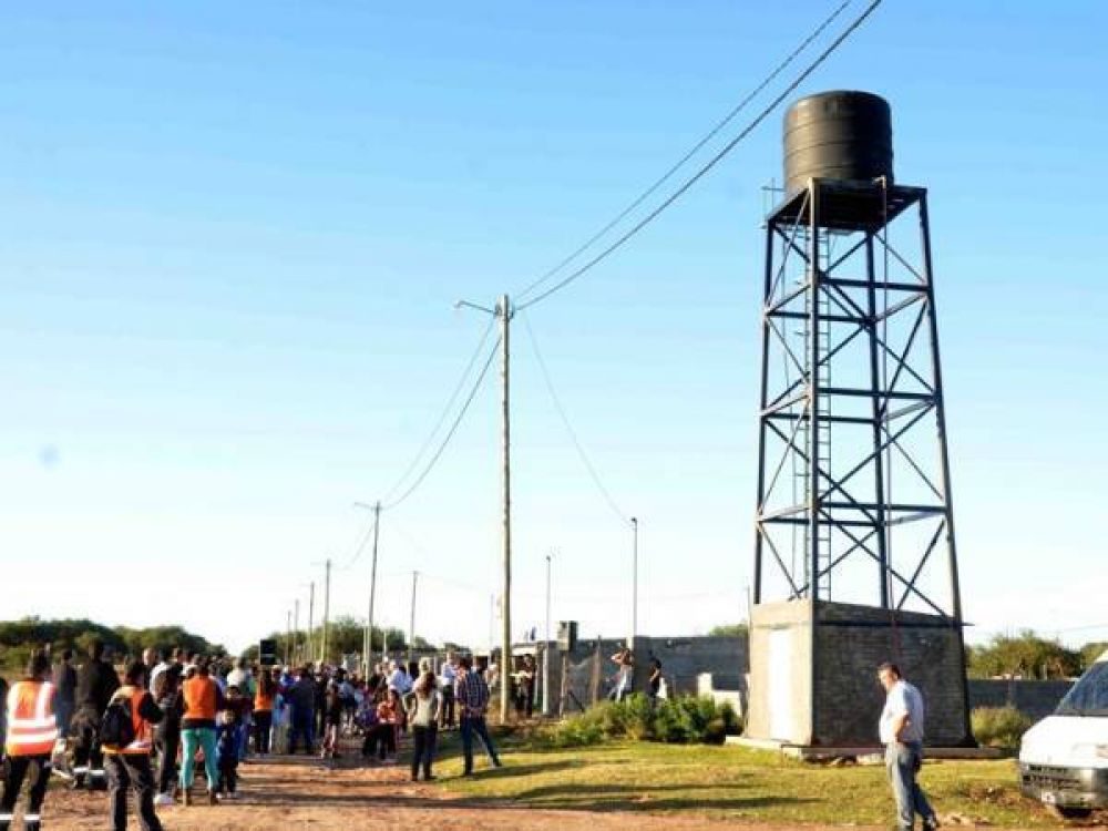 M�s alumbrado p�blico para los vecinos del "Kil�metro 4"