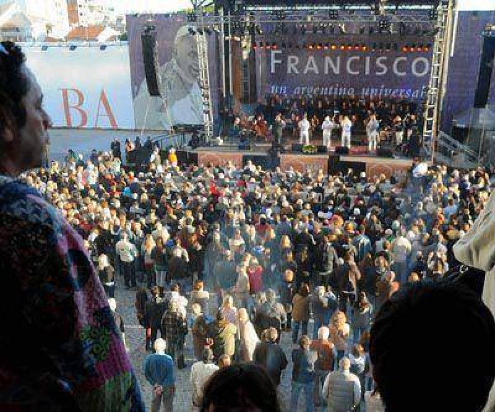 Una "Misa Criolla" despidi� la muestra "Francisco, un argentino universal"