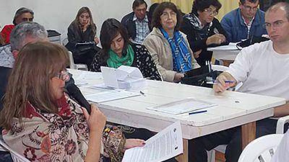 Radicales debaten sobre el partido y la situaci�n provincial