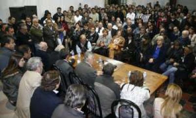 Gioja convocar� a renovar las autoridades en el PJ