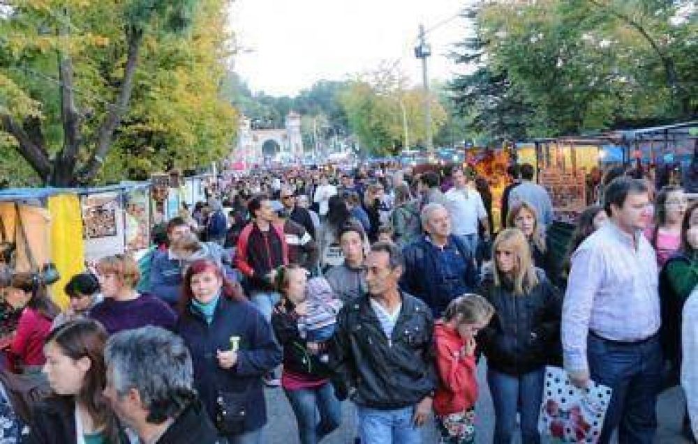 La Feria Artesanal fue uno de los atractivos de Semana Santa con unos 15 mil visitantes por da