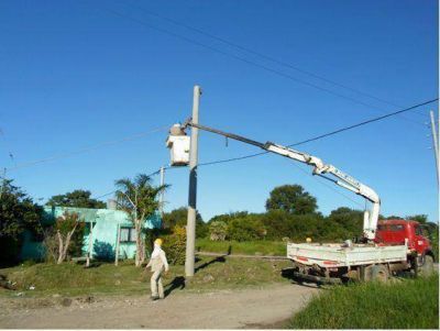 Concluyen trabajos de m�s de 800 kil�metros de nuevas l�neas de alta y media tensi�n el�ctrica