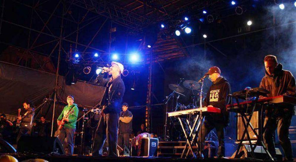 Los Cafres y el ritmo del Reggae se adue�aron de la �ltima noche