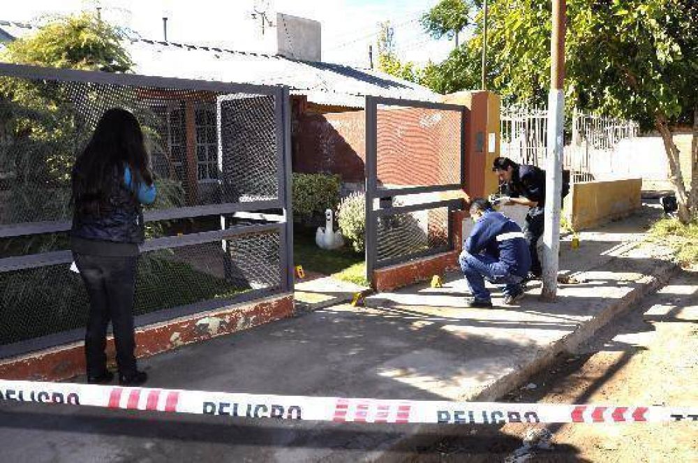 Asesinan a una mujer en Catriel