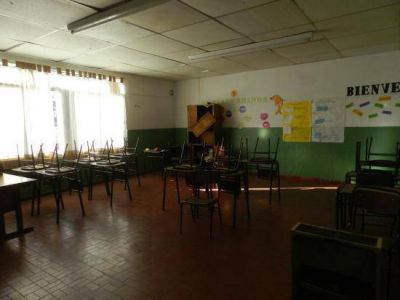 Contin�an las clases suspendidas en Sierra Grande por falta de agua