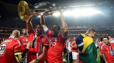 A dos fechas del final, Benfica se consagr� campe�n en Portugal
