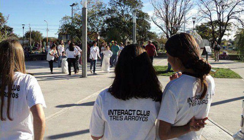 Ofrecieron una jornada de juegos en la Plaza del �rbol
