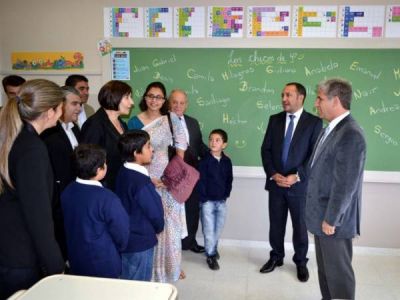 Una escuela digital y biling�e abri� sus puertas en La Ribera
