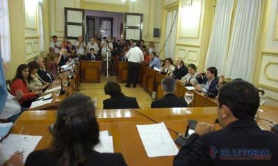 Por unanimidad y especial consenso, el Concejo aprob� la tasa a la obra p�blica