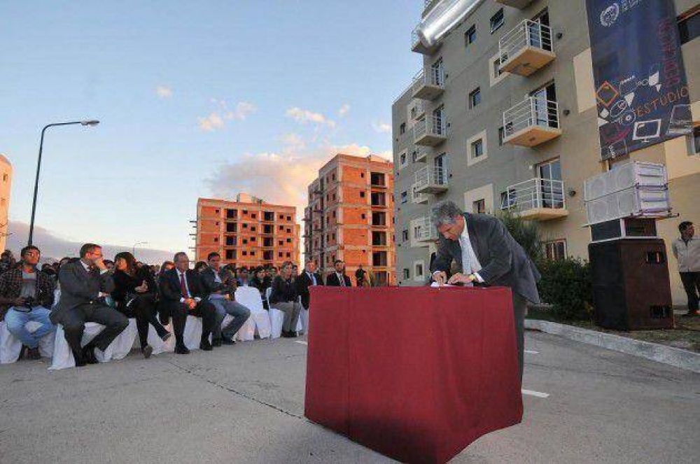 Avanza el plan de 1000 kil�metros de fibra �ptica