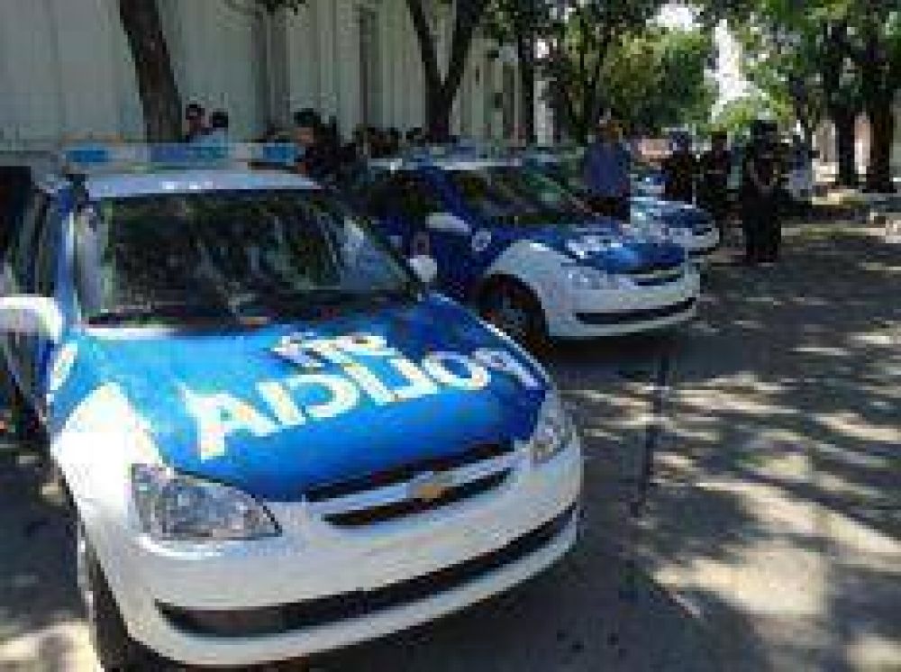 "Es una decisi�n pol�tica tener m�s patrulleros en la calle"