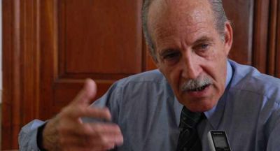 "La idea del gobernador es cumplir con los dos objetivos: pagar sueldos y continuar con el ritmo de la obra p�blica"