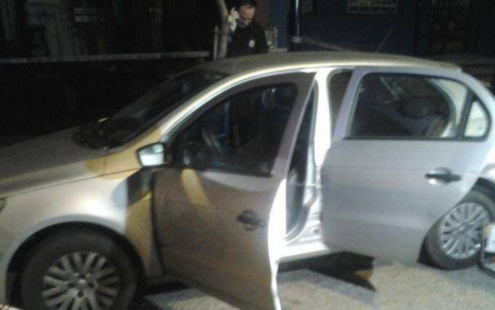 Viola a dos j�venes tras secuestrarlas y robarles el auto